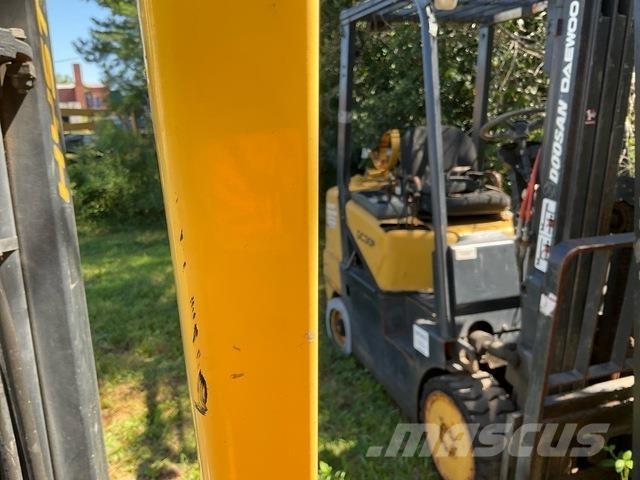 Doosan GC30P-3 Autokrāvēji - citi