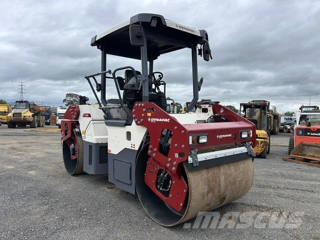 Dynapac CC2200 Divvalču grunts veltņi