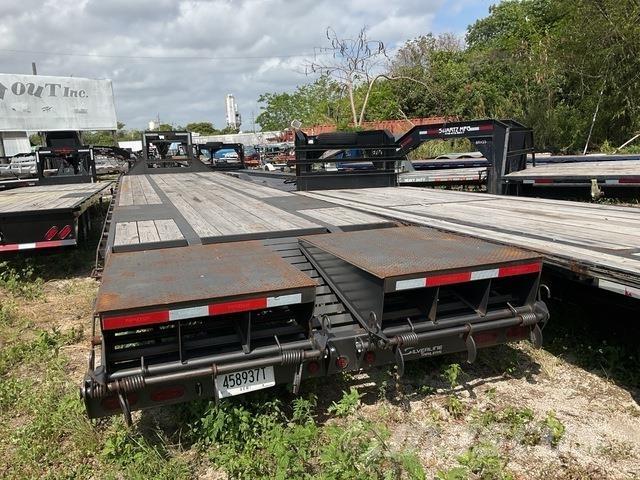 East Mfg Texas Auto pārvadāšanas treileri