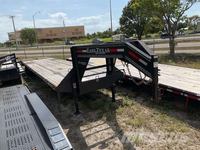 East Mfg Texas Auto pārvadāšanas treileri