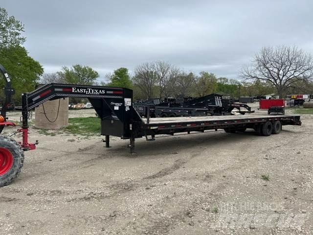 East Mfg Texas Auto pārvadāšanas treileri
