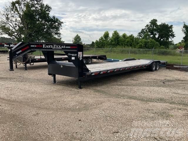 East Mfg Texas Auto pārvadāšanas treileri