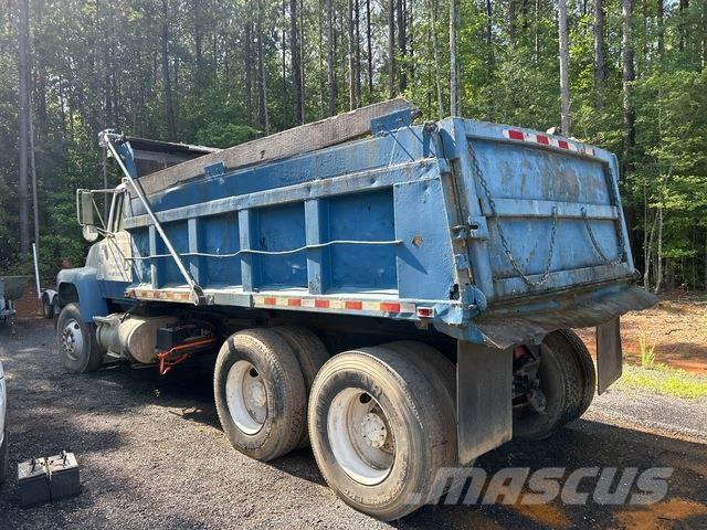Ford 8000 Pašizgāzējs