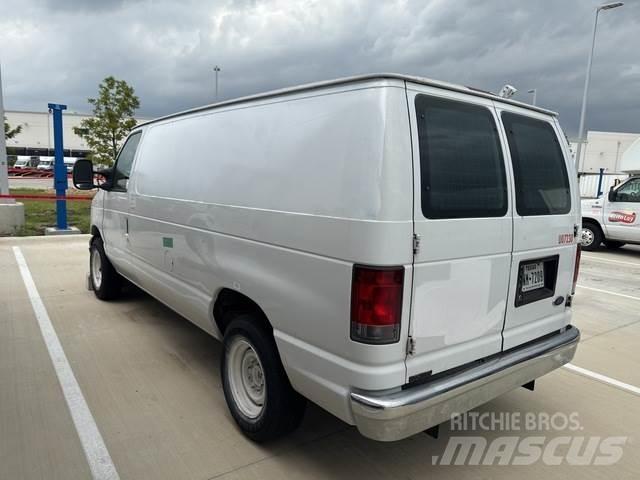 Ford E-150 Preču pārvadāšanas furgoni