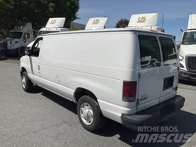 Ford E-150 Preču pārvadāšanas furgoni