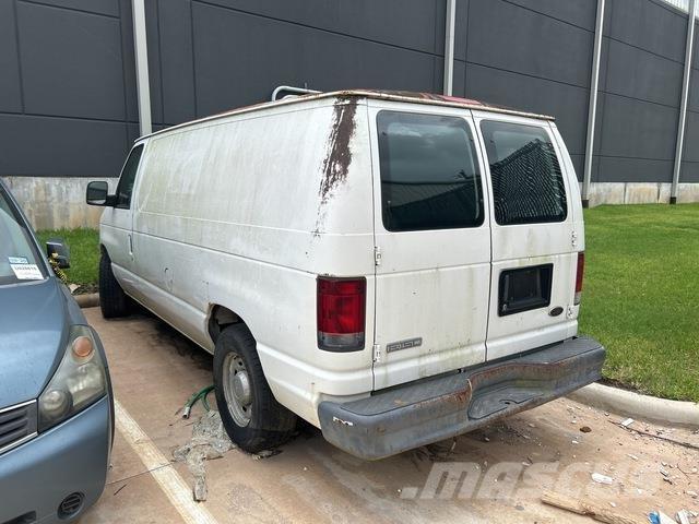 Ford E-150 Preču pārvadāšanas furgoni