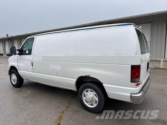 Ford E-150 Preču pārvadāšanas furgoni