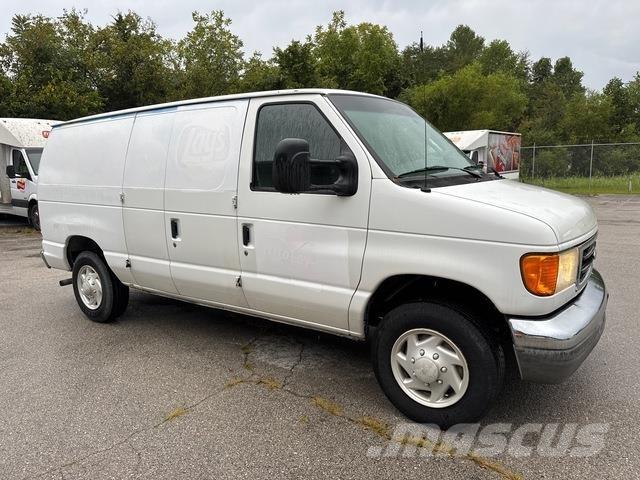 Ford E-150 Preču pārvadāšanas furgoni