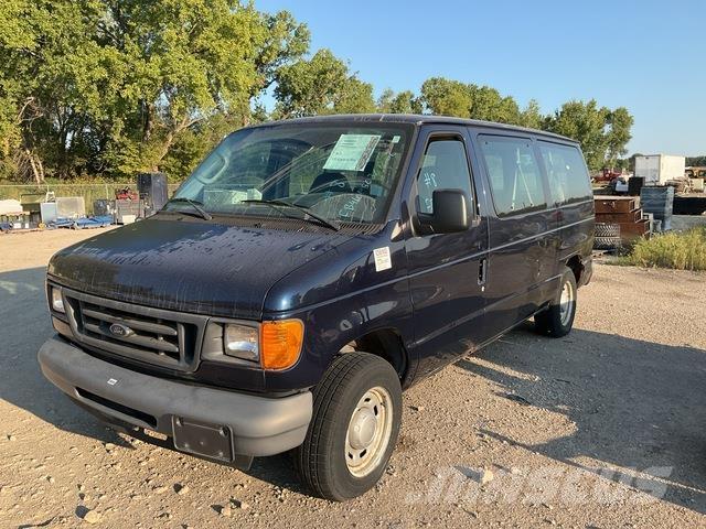 Ford E-150 XL Automašīnas