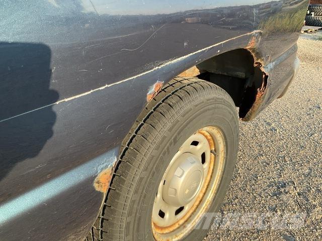 Ford E-150 XL Automašīnas