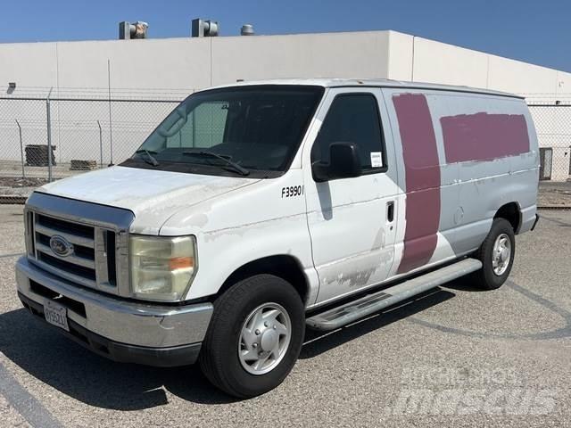 Ford E-250 Preču pārvadāšanas furgoni