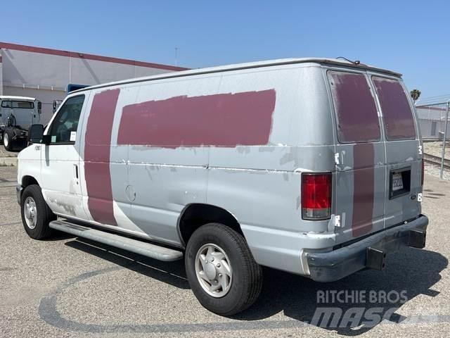 Ford E-250 Preču pārvadāšanas furgoni