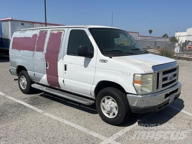Ford E-250 Preču pārvadāšanas furgoni