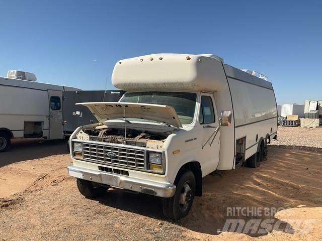 Ford E-350 Preču pārvadāšanas furgoni