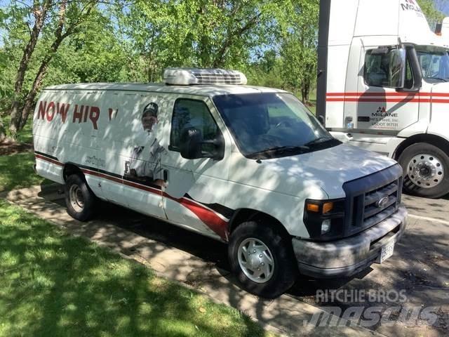 Ford E-350 Preču pārvadāšanas furgoni