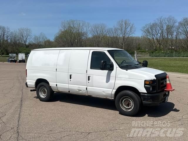 Ford E-350 Preču pārvadāšanas furgoni
