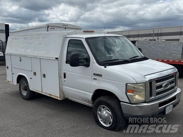 Ford E-350 Vieglais kravas automobilis/izkraušana no sāniem