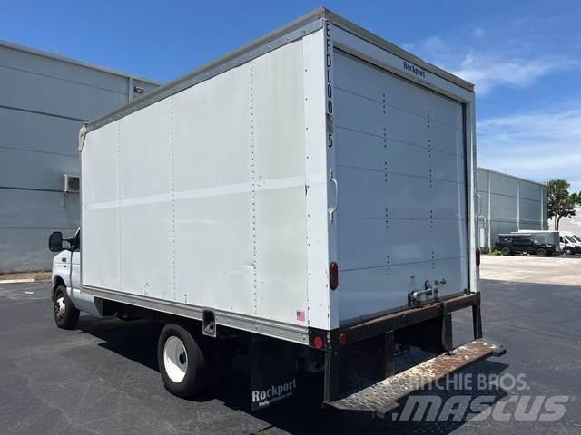 Ford E-350 Furgons