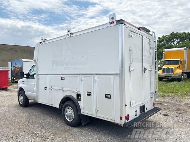 Ford E-350 Preču pārvadāšanas furgoni