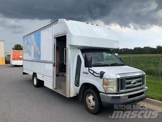 Ford E-350 Furgons