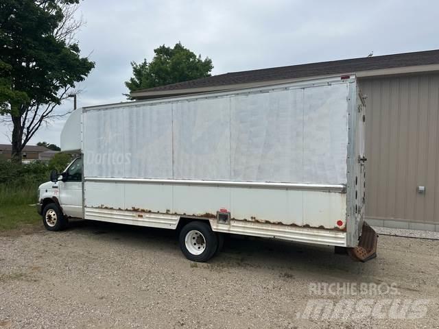 Ford E-350 Furgons
