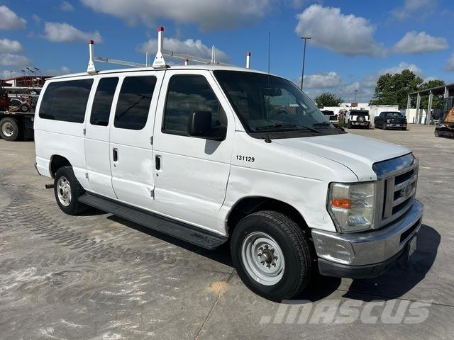 Ford E-350 Automašīnas
