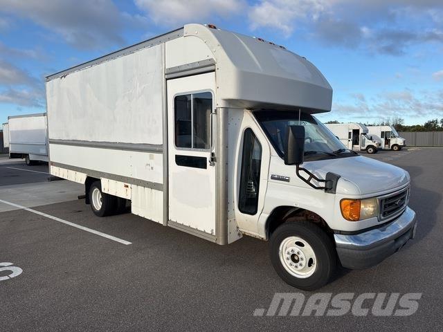 Ford E-350 Furgons