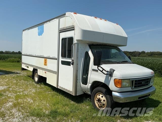 Ford E-350 Preču pārvadāšanas furgoni