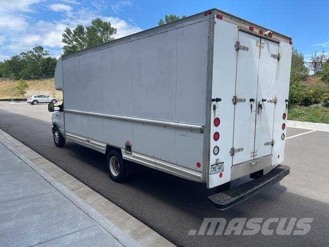 Ford E-350 Furgons