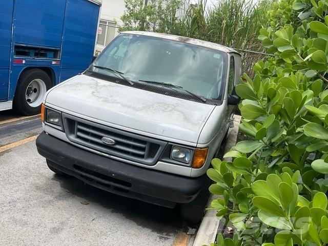 Ford E-350 Preču pārvadāšanas furgoni
