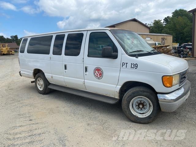 Ford E-350 Automašīnas