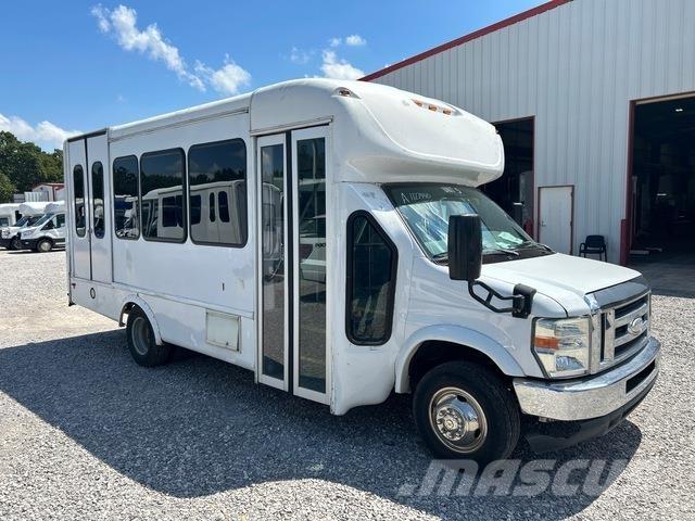 Ford E-350 Mikroautobusi