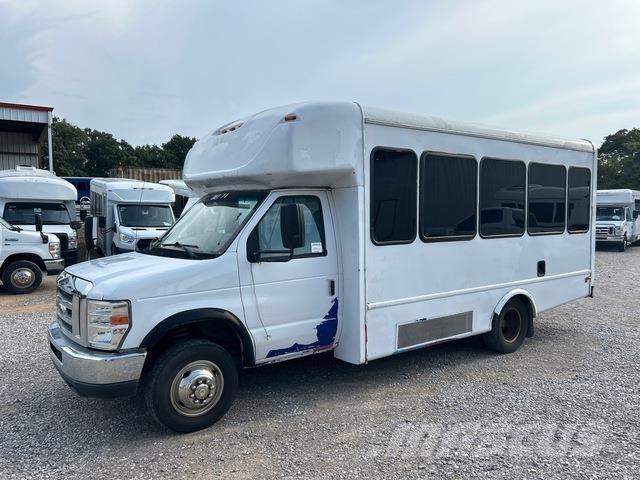 Ford E-350 Mikroautobusi