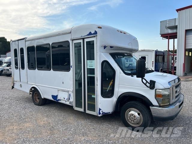 Ford E-350 Mikroautobusi
