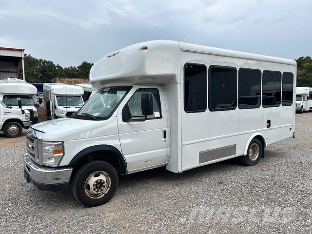Ford E-350 Mikroautobusi