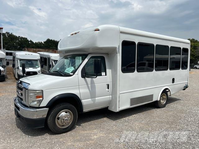 Ford E-350 Mikroautobusi