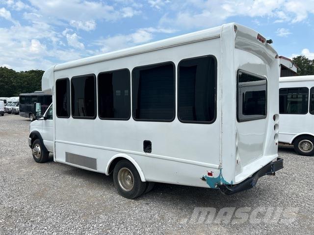 Ford E-350 Mikroautobusi