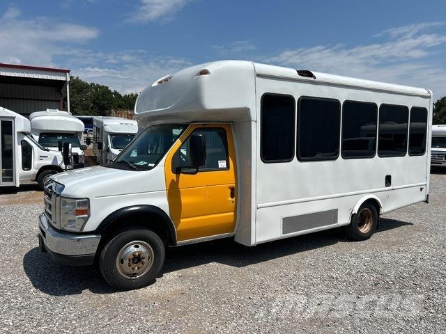 Ford E-350 Mikroautobusi