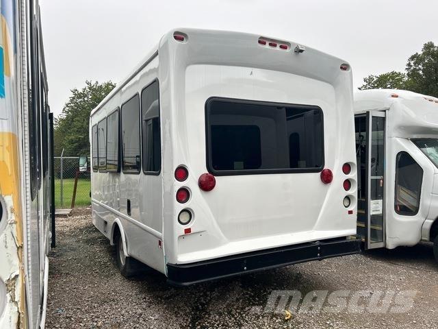 Ford E-350 Mikroautobusi
