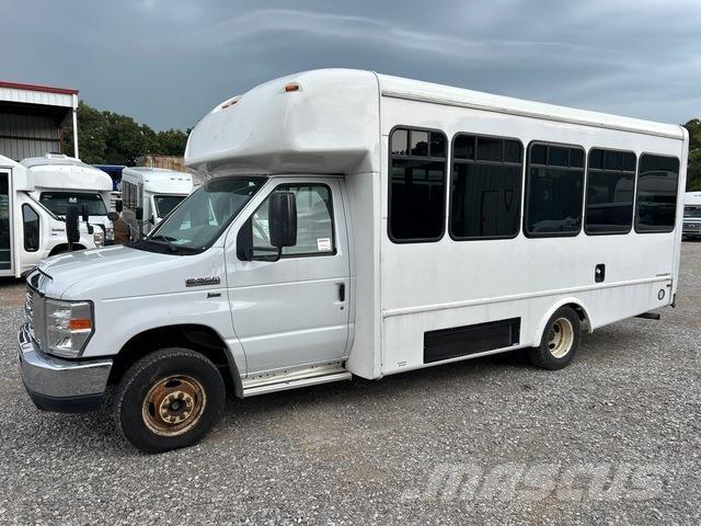 Ford E-350 Mikroautobusi