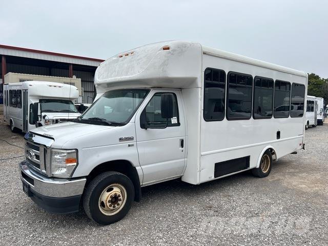 Ford E-350 Mikroautobusi