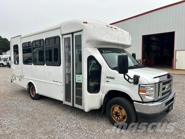 Ford E-350 Mikroautobusi
