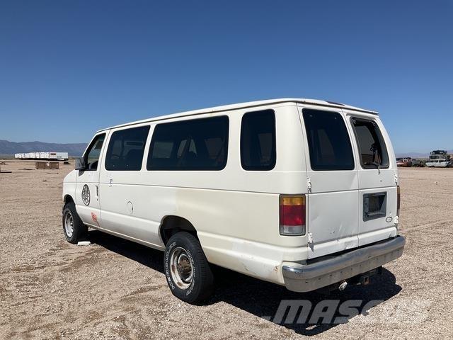 Ford E-350 Automašīnas