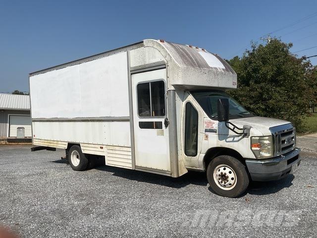 Ford E-350 Furgons