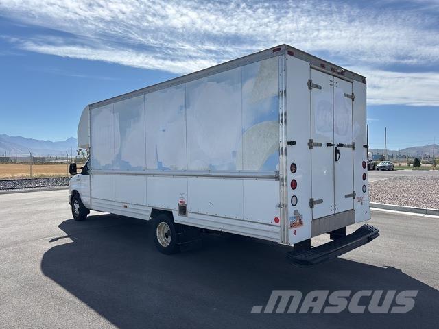 Ford E-350 Furgons