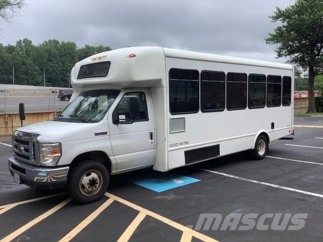 Ford E-450 Mikroautobusi