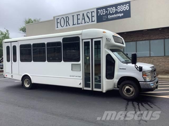 Ford E-450 Mikroautobusi