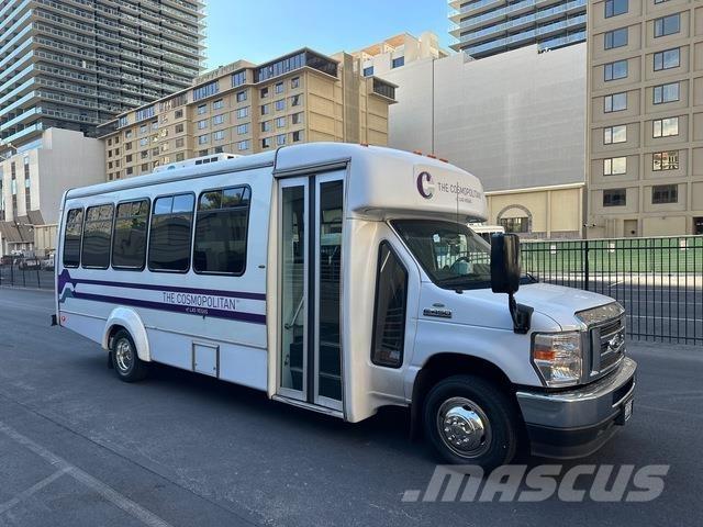 Ford E-450 Mikroautobusi