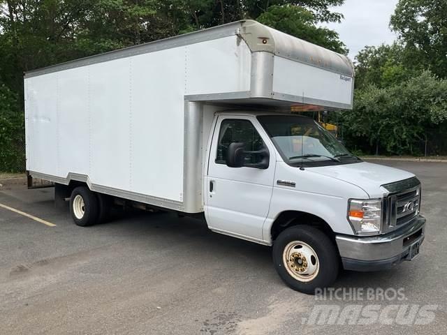 Ford E-450 Furgons