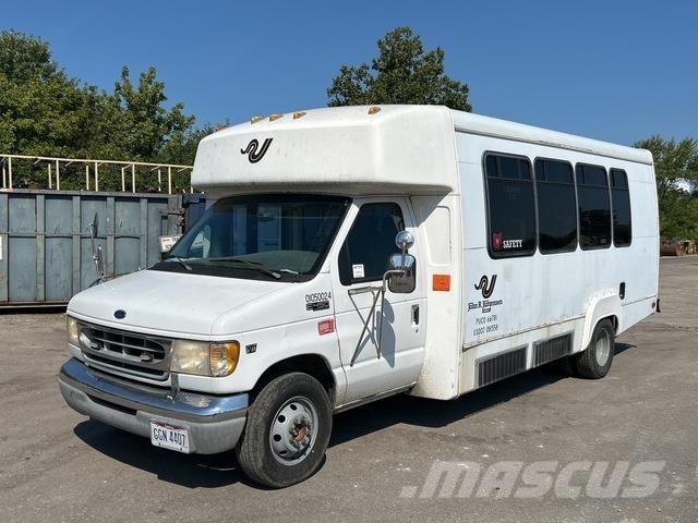 Ford E-450 Mikroautobusi